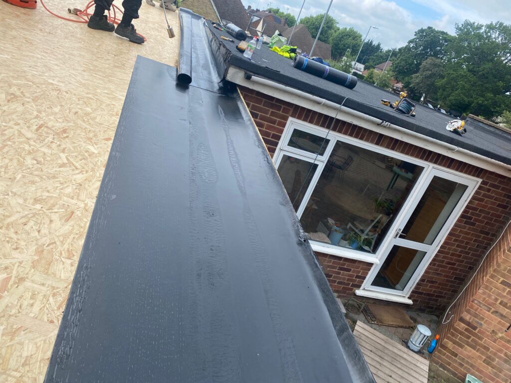 How Much Does It Cost to Install a Flat Roof